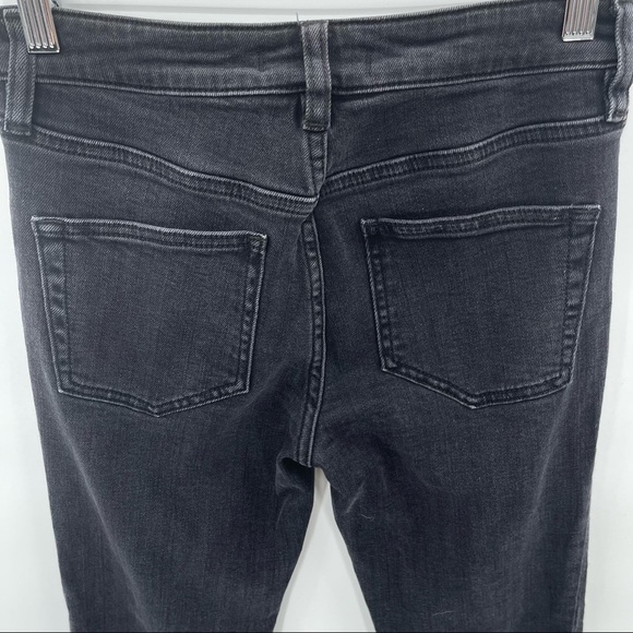 FREE PEOPLE Cutwork Cigar Dark Wash Black Faded
High Rise Cropped Jean Pants 25 - Picture 5 of 9